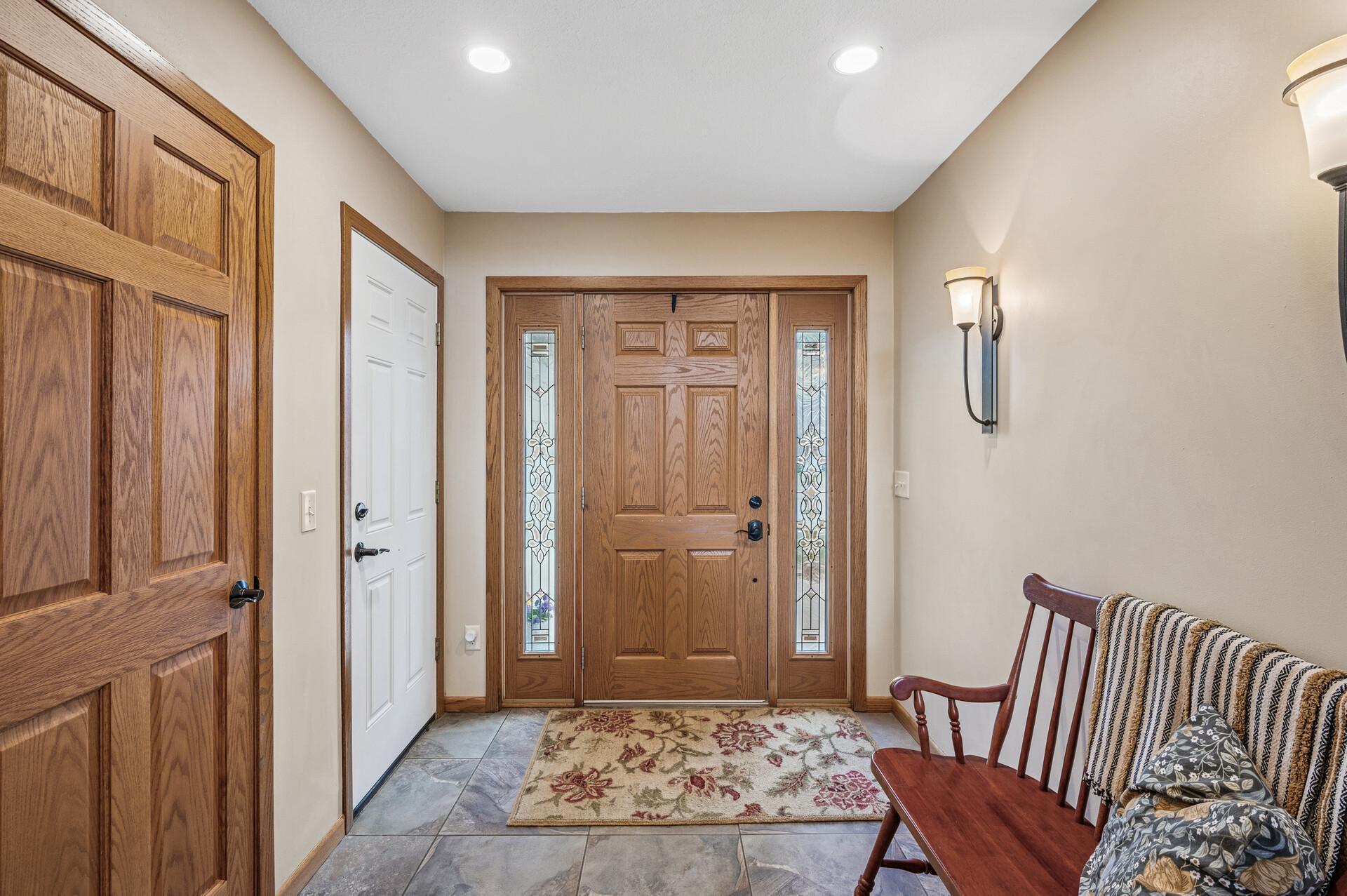 931 Saddlebrook Trail, Chanhassen, Minnesota image 5