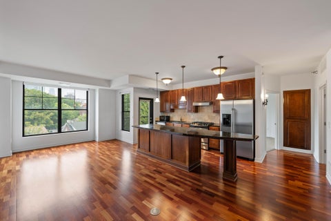 Condo For Rent - 317 Groveland Avenue<br/> Minneapolis, MN 55403