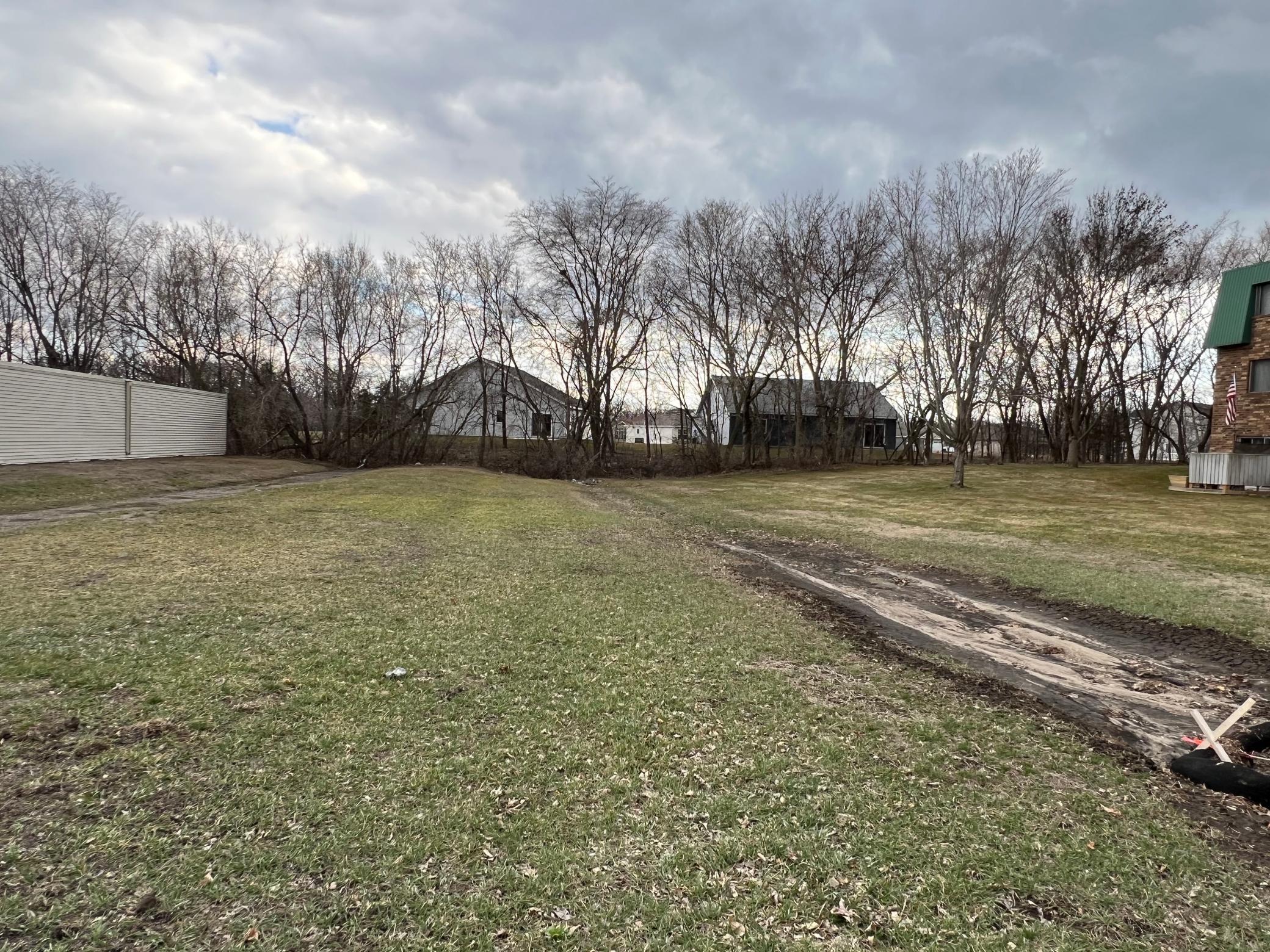 805/810 Driftwood Drive, Saint Cloud, Minnesota image 4