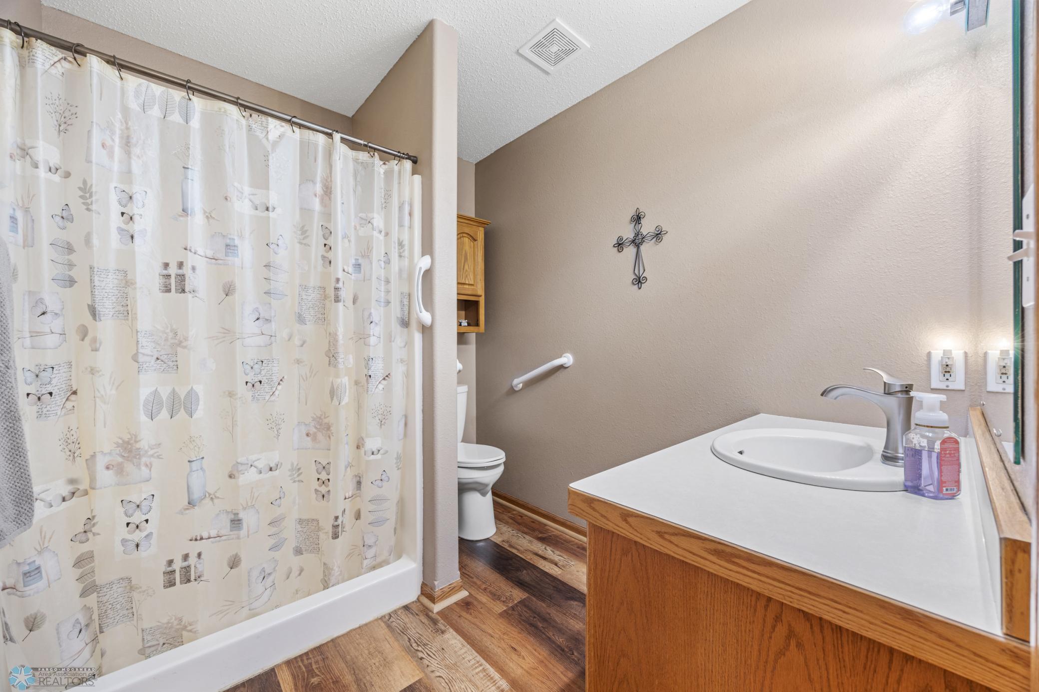 909 Homestead Court, West Fargo, North Dakota image 15