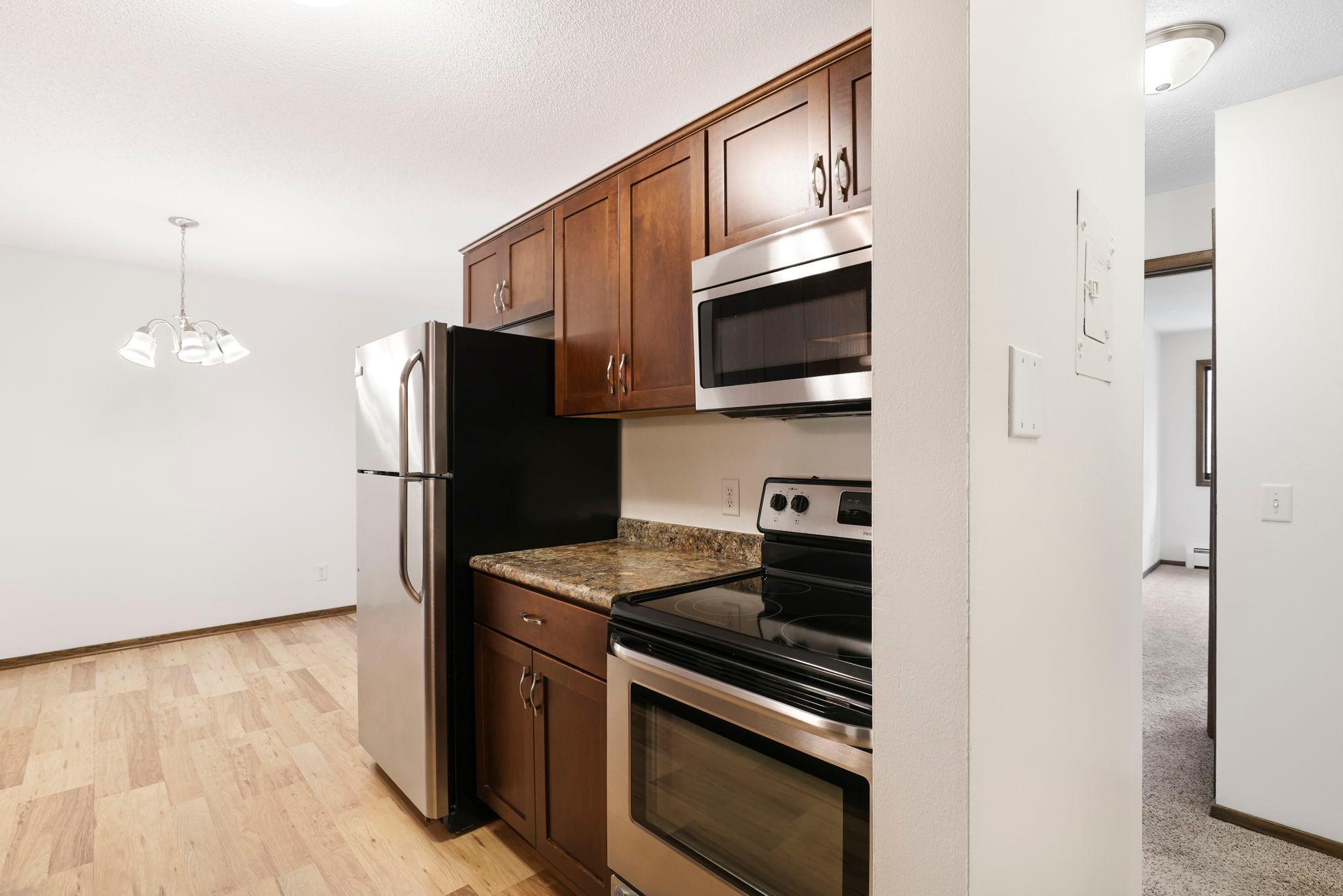 205 Barry Avenue #208, Wayzata, Minnesota image 7