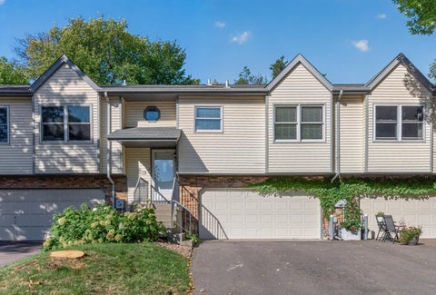 Townhouse For Sale - 7359 Bren Lane<br/> Eden Prairie, MN 55346