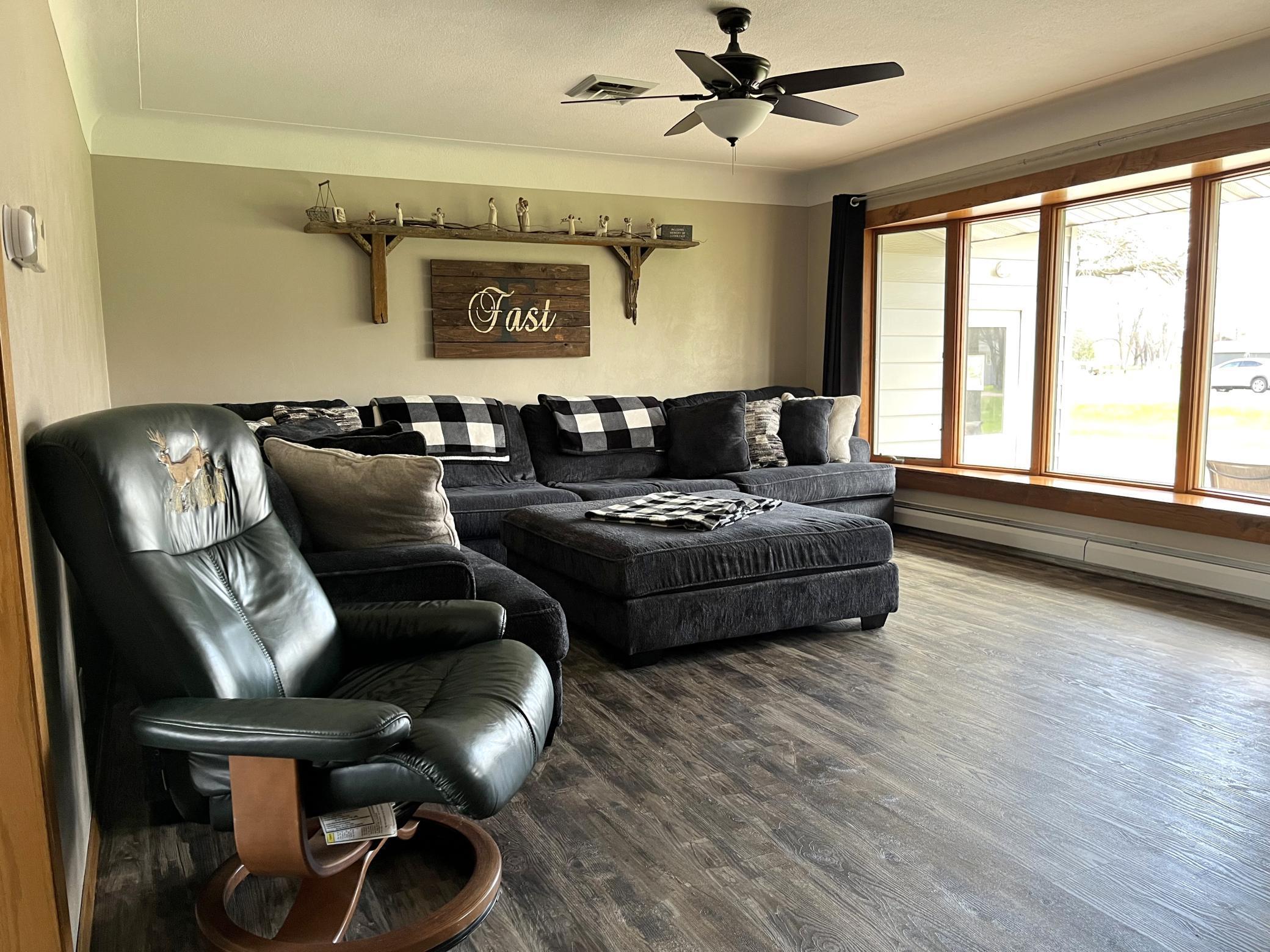 2250 18th Avenue, Windom, Minnesota image 10