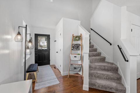 Townhouse For Sale - 495 Pleasant Court<br/> Chaska, MN 55318