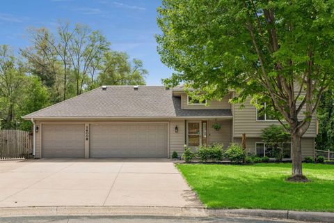 Homes For Sale - 16008 Sheldon Avenue<br/> Hennepin County, Eden Prairie, MN 55344