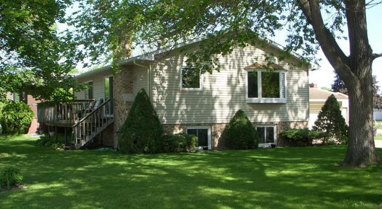 725 49th Avenue, Winona, Minnesota image 1