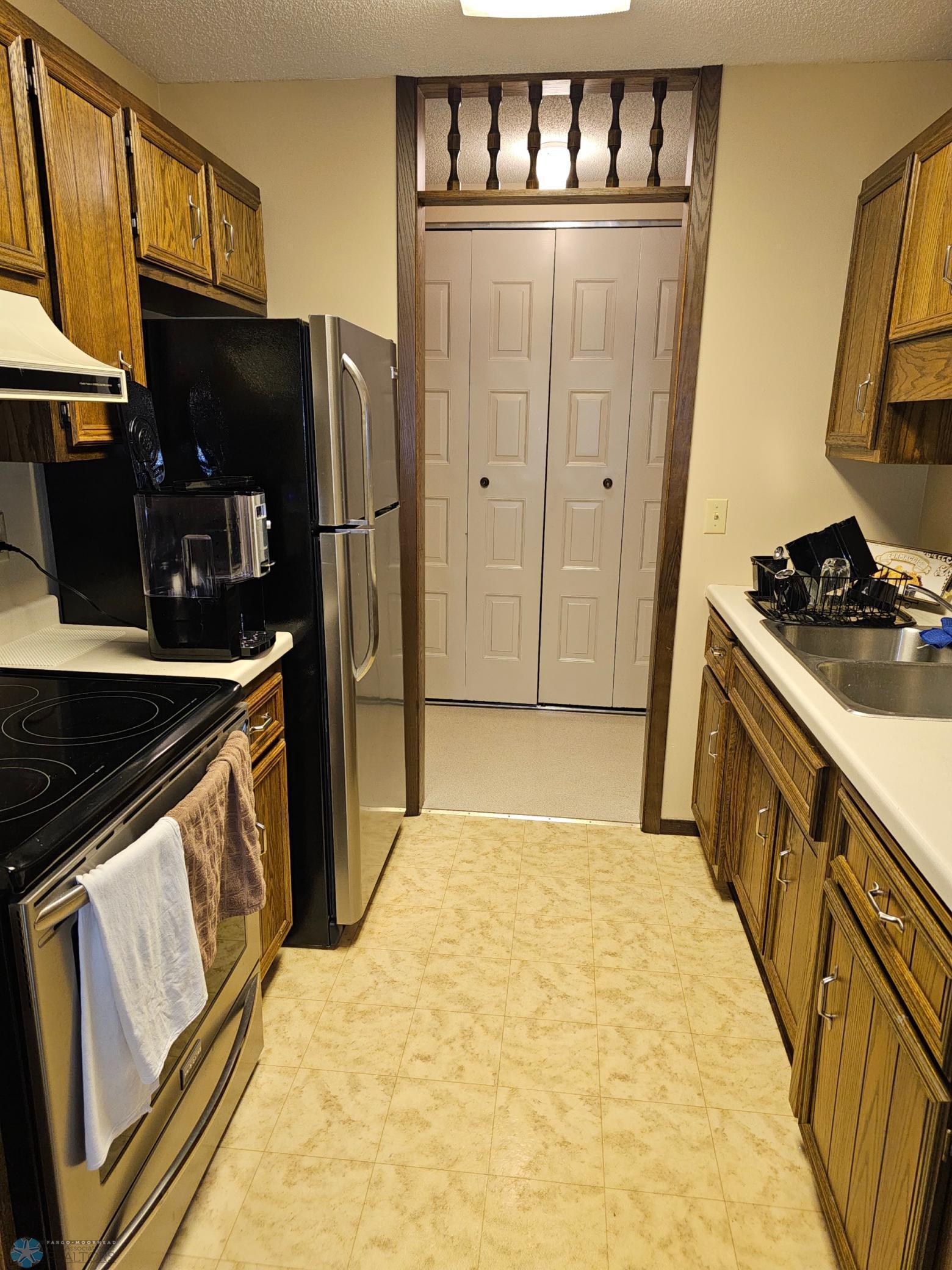 1437 Broadway #101, Fargo, North Dakota image 2