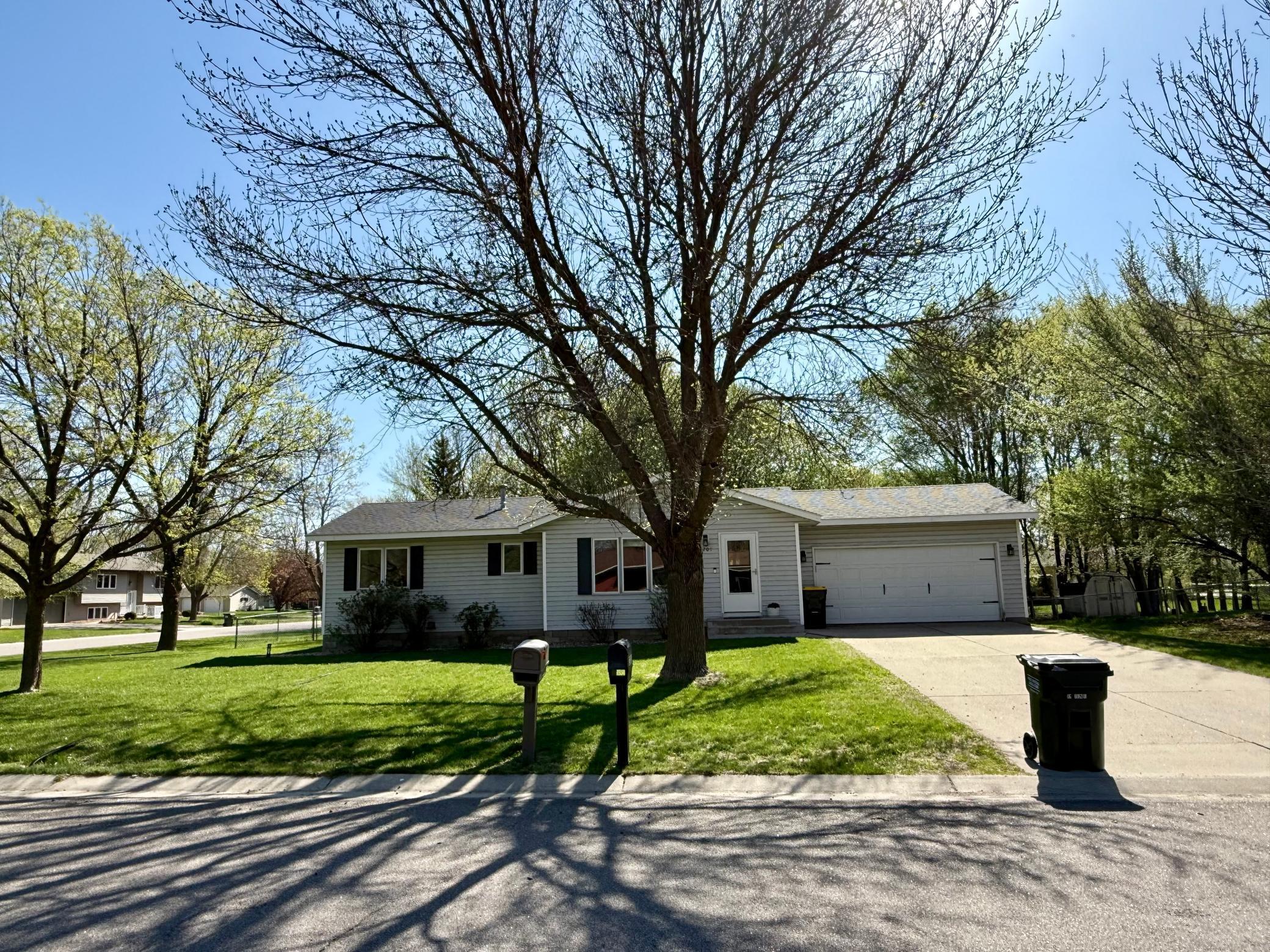2201 22nd Street, Willmar, Minnesota image 2