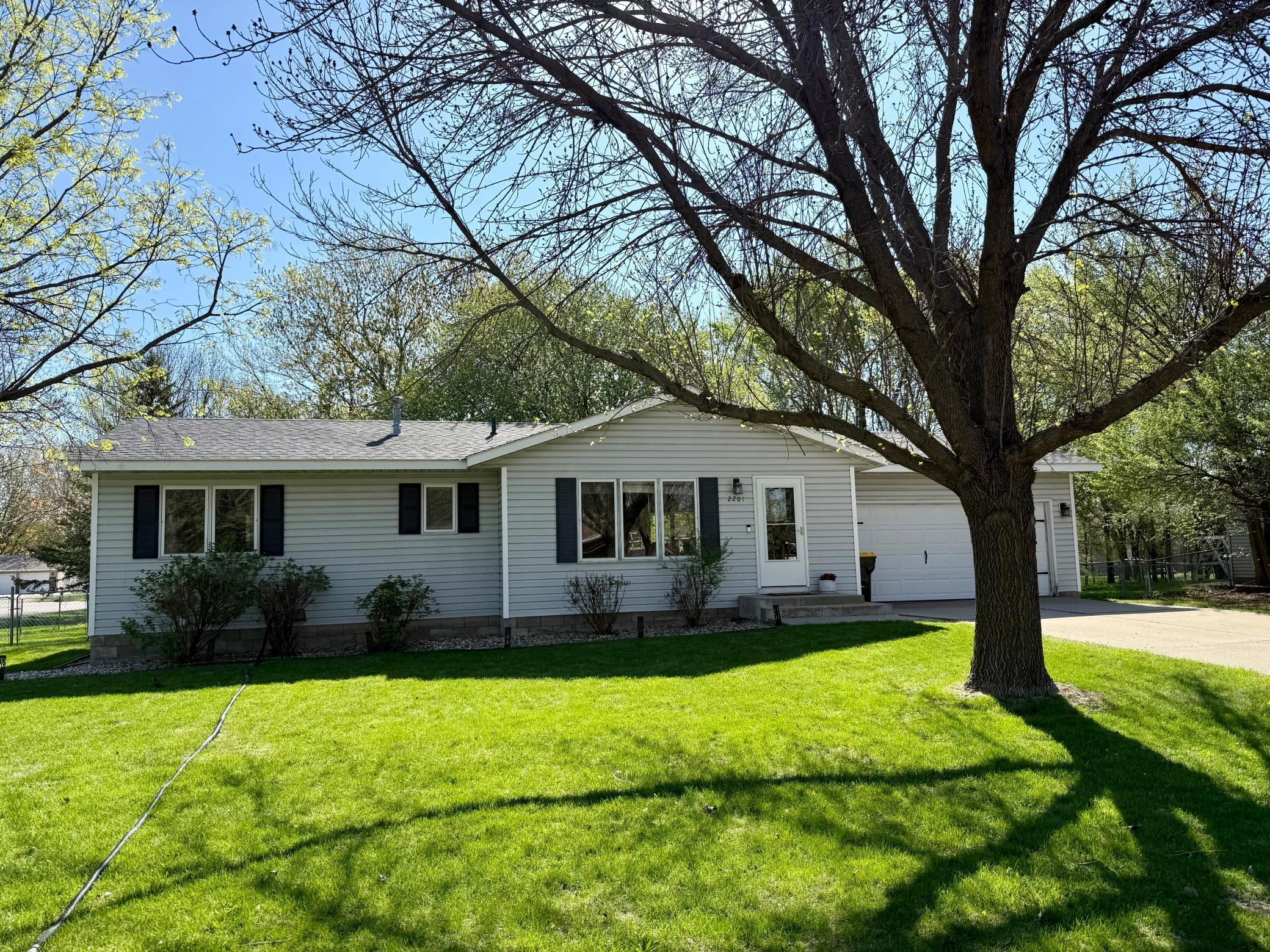 2201 22nd Street, Willmar, Minnesota image 1