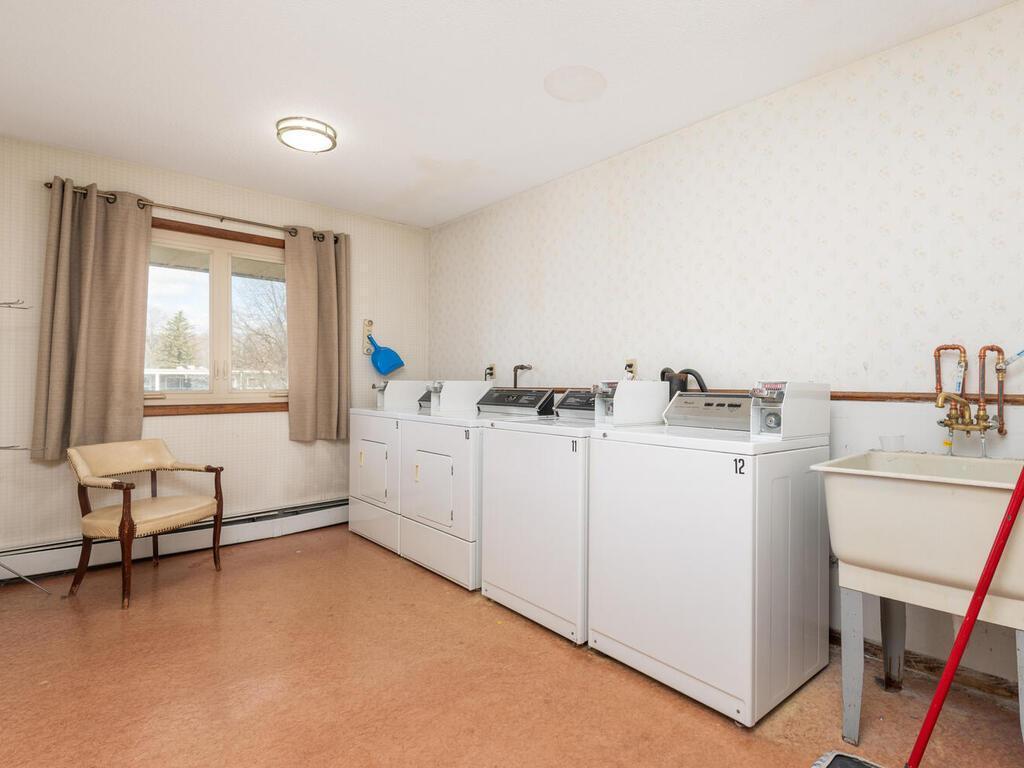 4351 Parklawn Avenue #209E, Minneapolis, Minnesota image 20