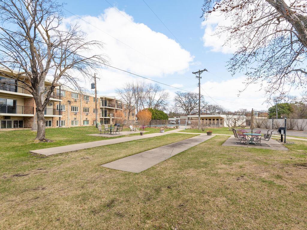 4351 Parklawn Avenue #209E, Minneapolis, Minnesota image 23