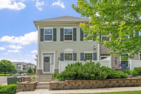 Townhouse For Sale - 17481 72nd Avenue<br/> Maple Grove, MN 55311