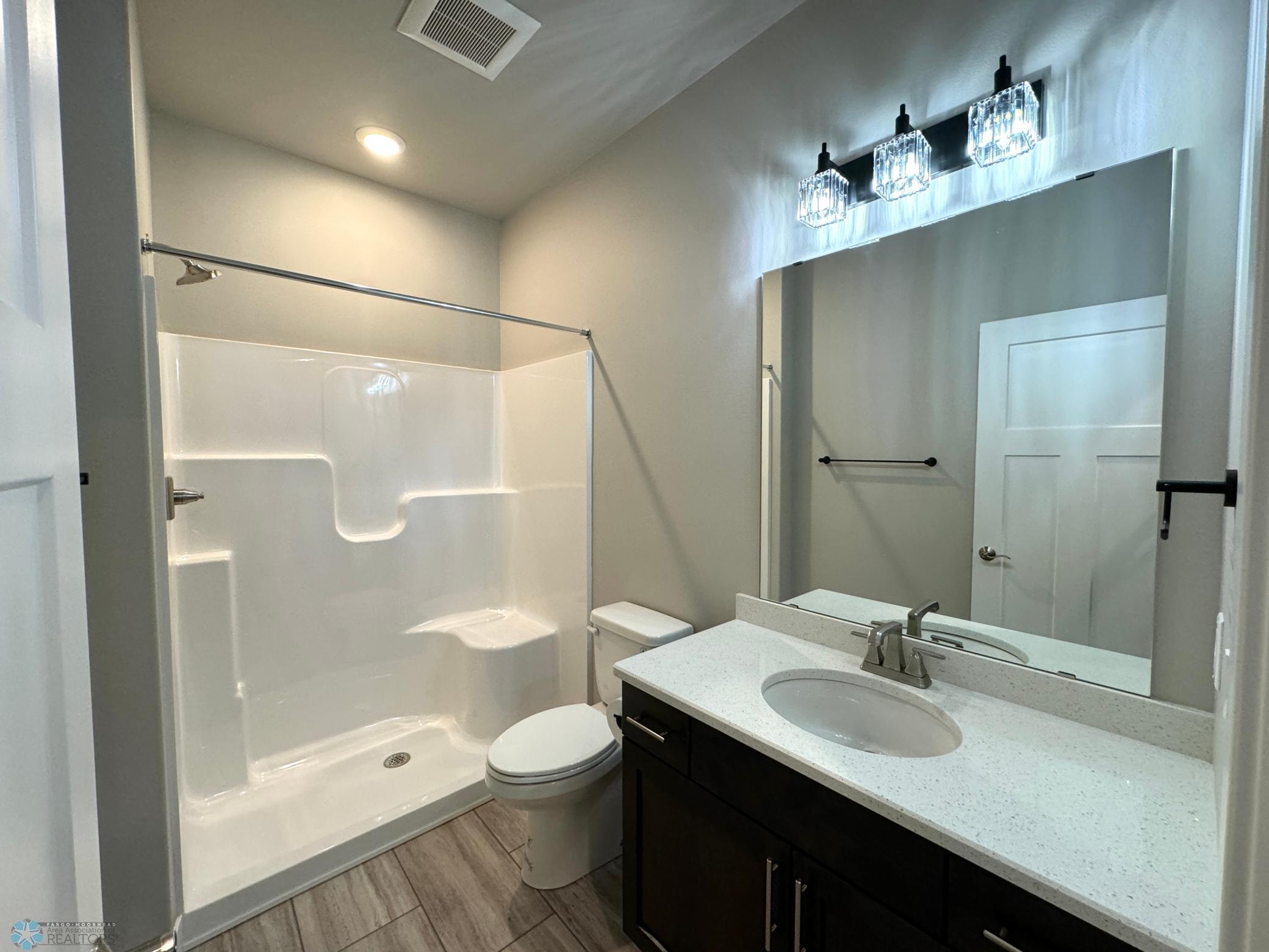 West Fargo, North Dakota 58078, United States, 2 Bedrooms Bedrooms, ,3 BathroomsBathrooms,Residential,Pending,36181