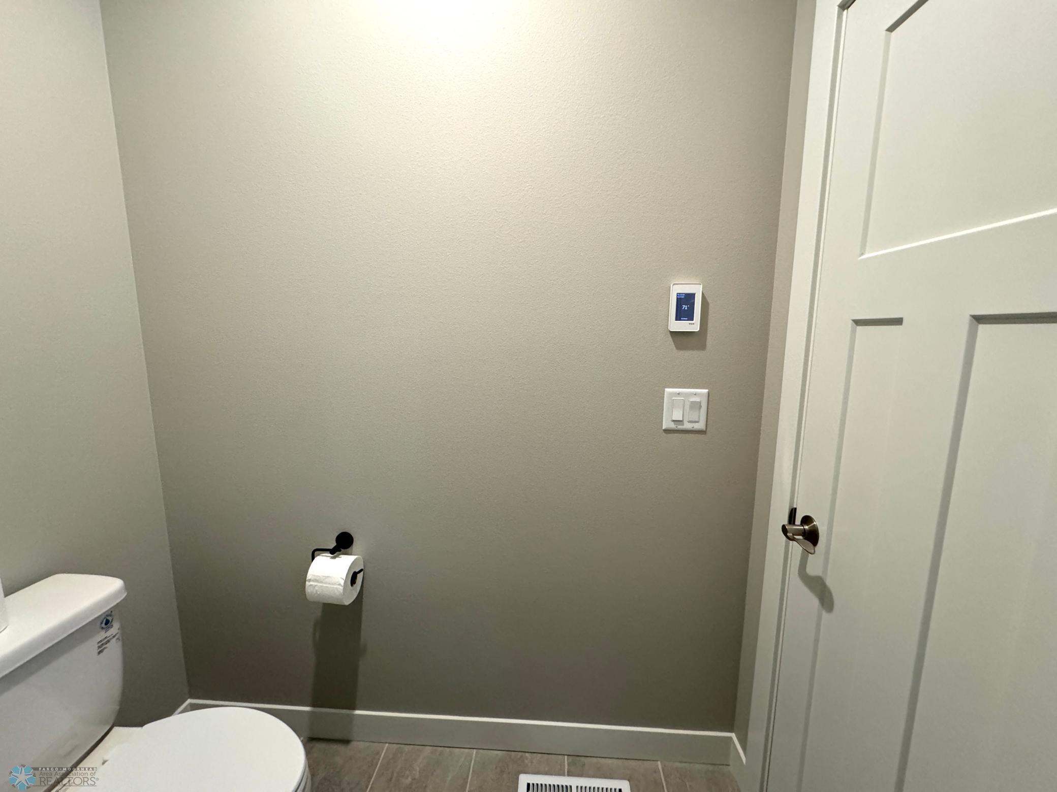 West Fargo, North Dakota 58078, United States, 2 Bedrooms Bedrooms, ,3 BathroomsBathrooms,Residential,Pending,36181