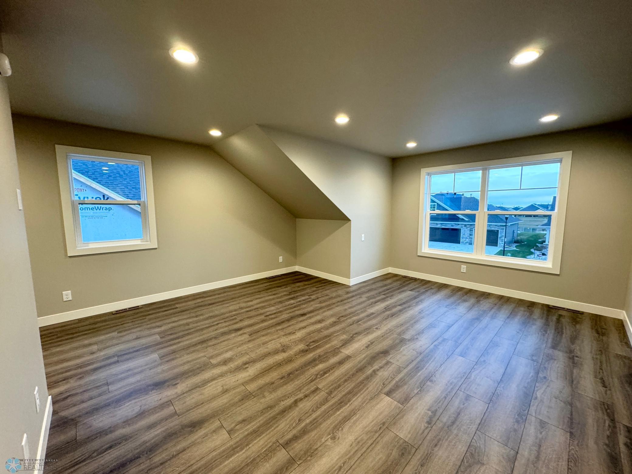 West Fargo, North Dakota 58078, United States, 2 Bedrooms Bedrooms, ,3 BathroomsBathrooms,Residential,Pending,36181