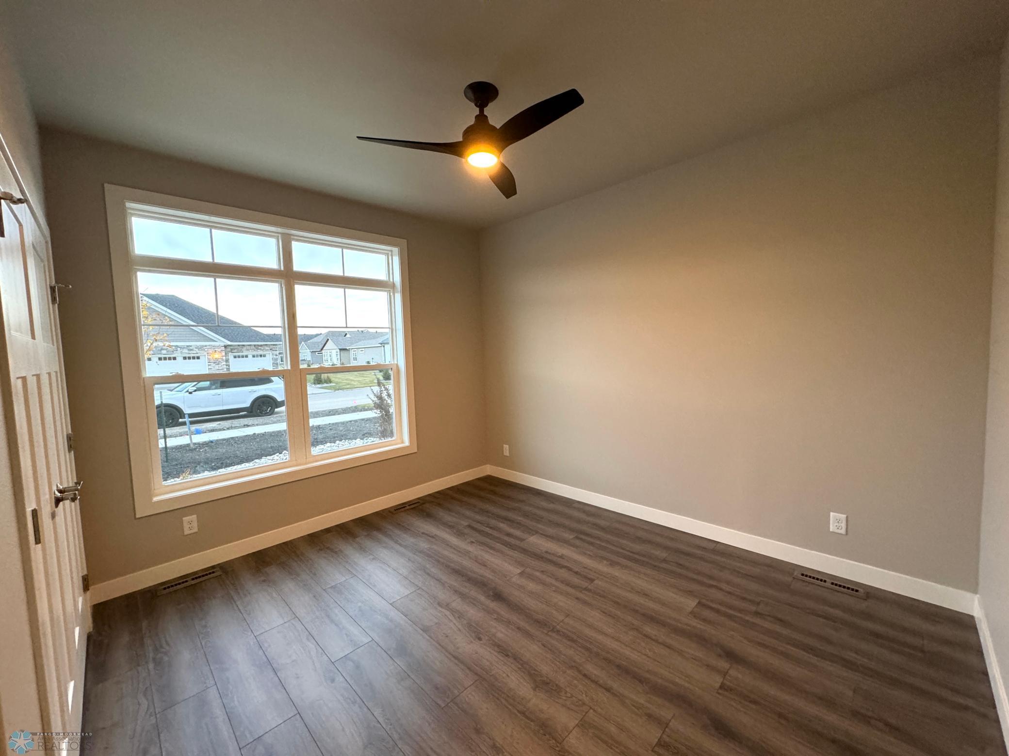 West Fargo, North Dakota 58078, United States, 2 Bedrooms Bedrooms, ,3 BathroomsBathrooms,Residential,Pending,36181