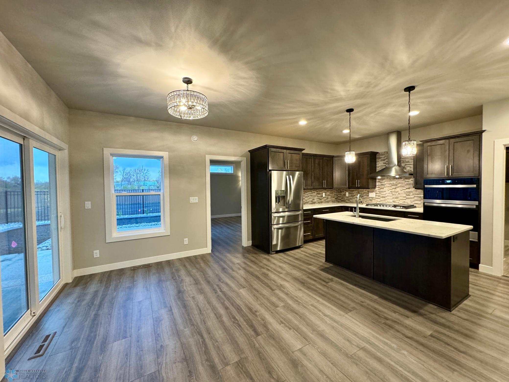 West Fargo, North Dakota 58078, United States, 2 Bedrooms Bedrooms, ,3 BathroomsBathrooms,Residential,Pending,36181