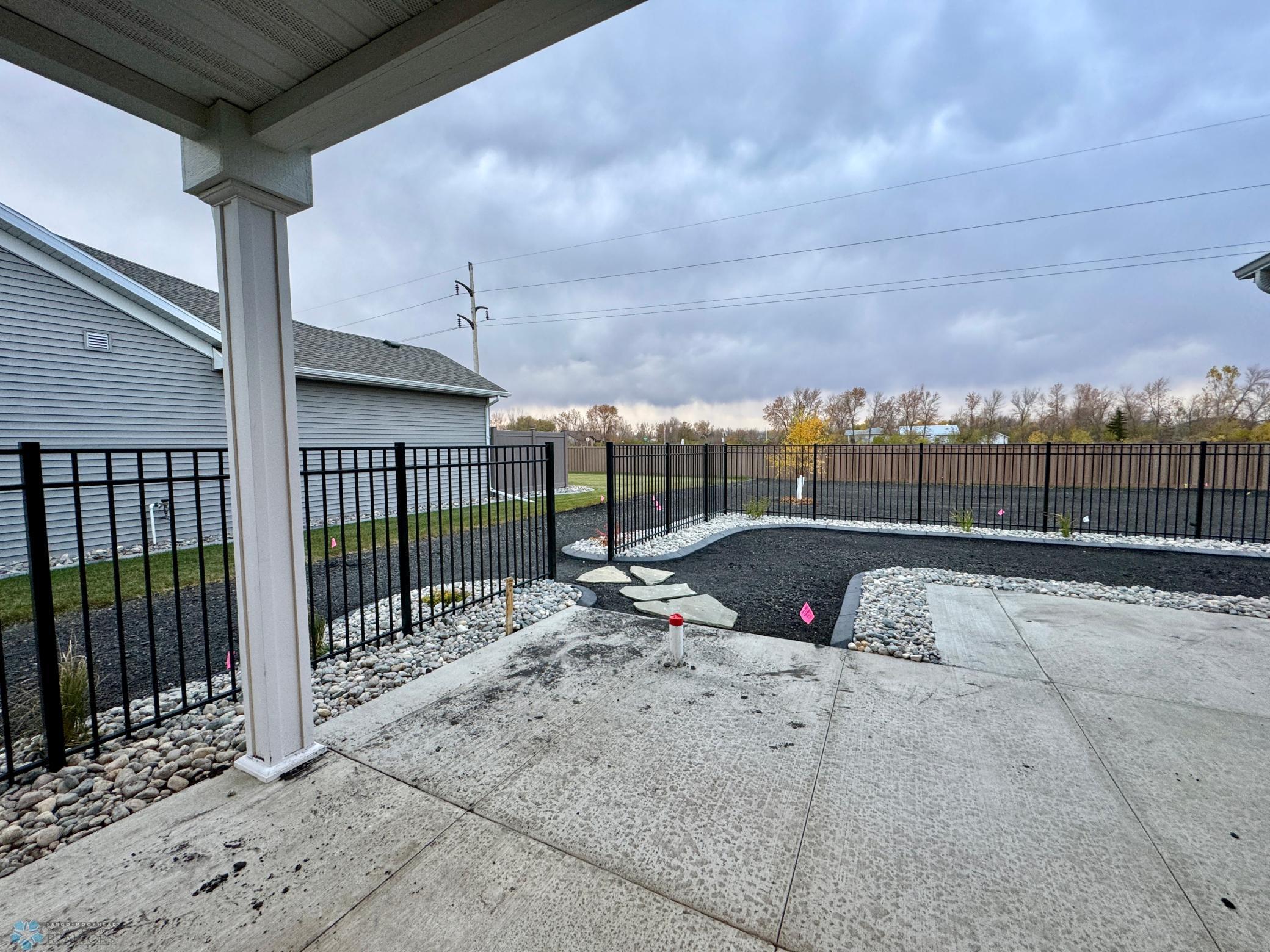 West Fargo, North Dakota 58078, United States, 2 Bedrooms Bedrooms, ,3 BathroomsBathrooms,Residential,Pending,36181