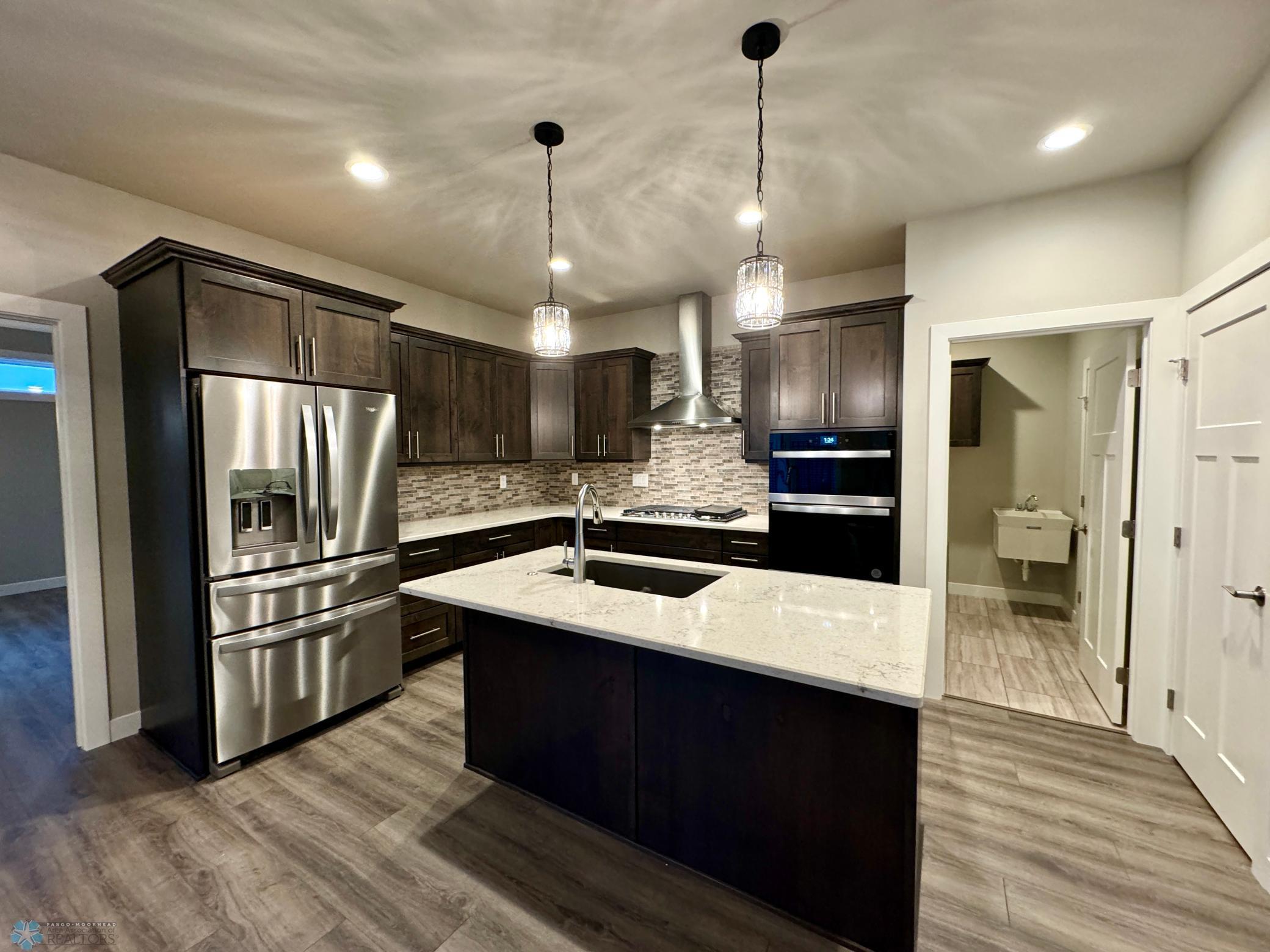 West Fargo, North Dakota 58078, United States, 2 Bedrooms Bedrooms, ,3 BathroomsBathrooms,Residential,Pending,36181