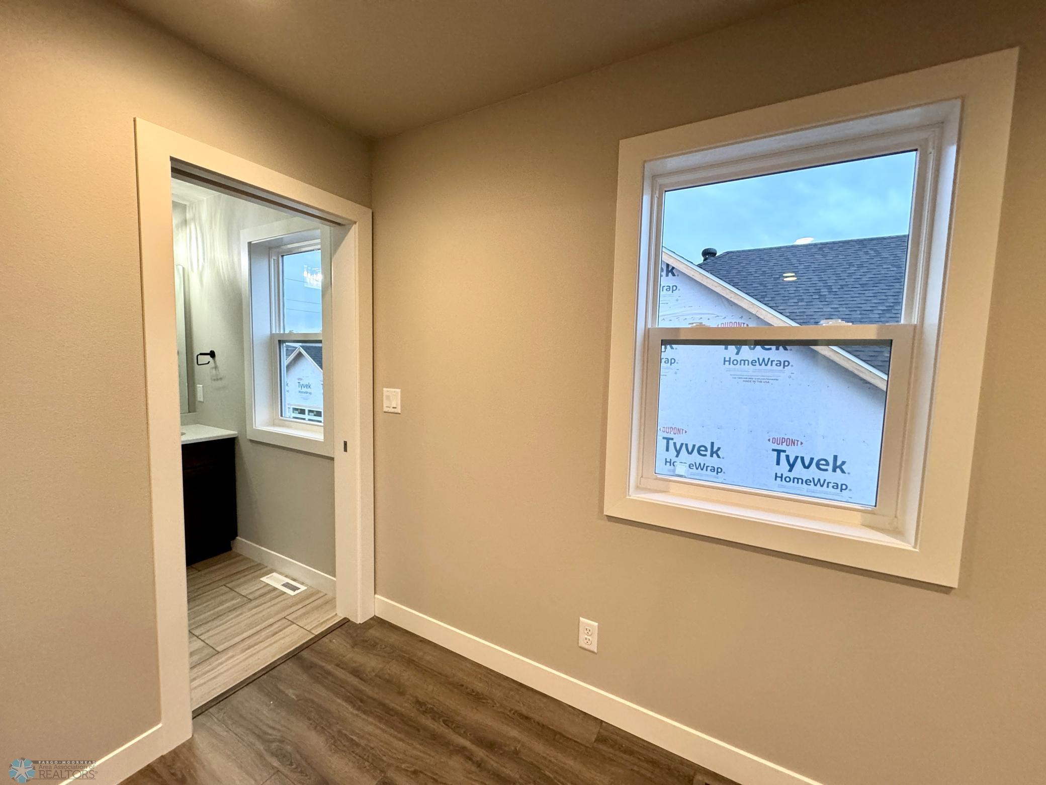 West Fargo, North Dakota 58078, United States, 2 Bedrooms Bedrooms, ,3 BathroomsBathrooms,Residential,Pending,36181