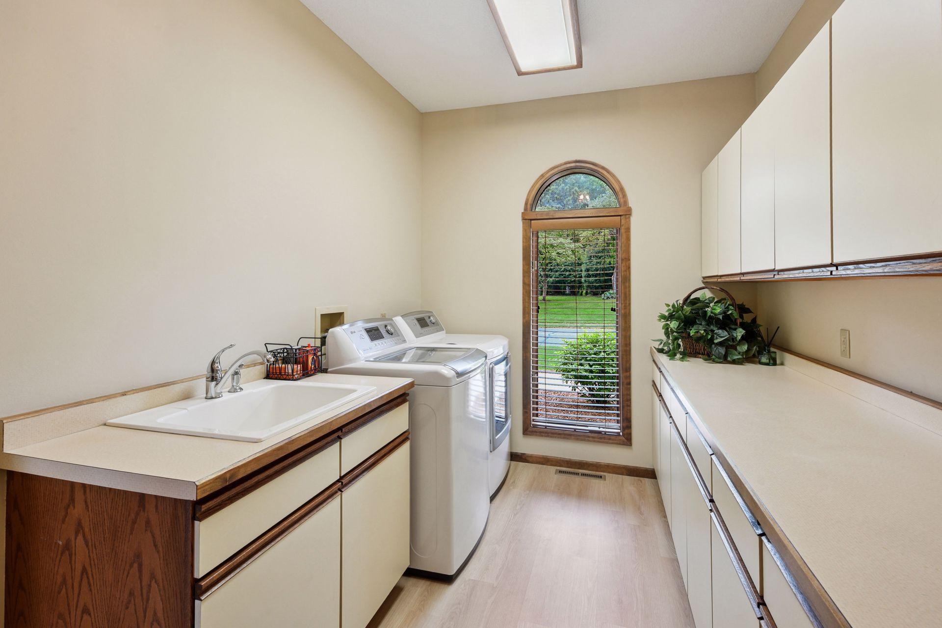 11824 Welters Way, Eden Prairie, Minnesota image 26