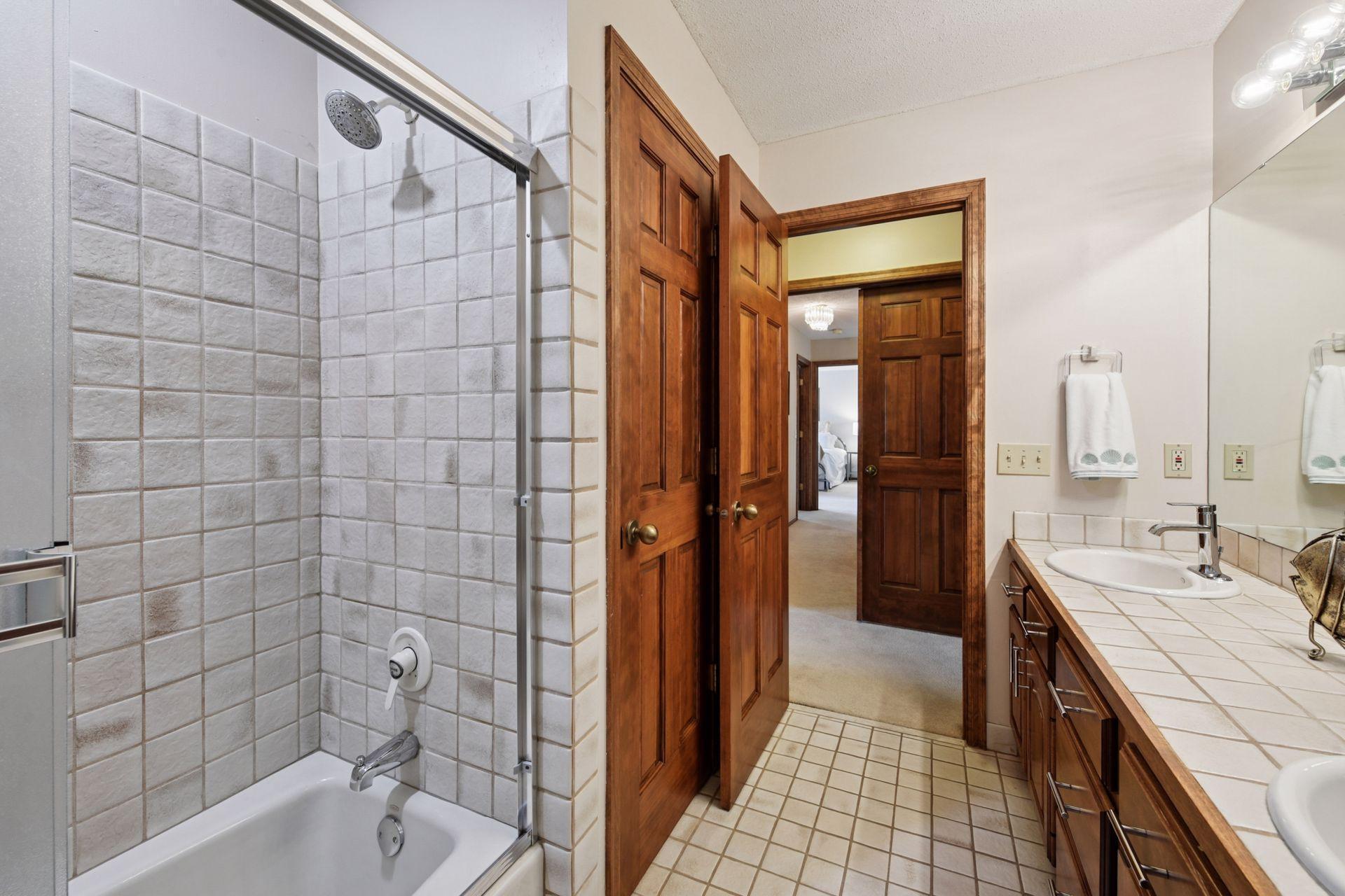 11824 Welters Way, Eden Prairie, Minnesota image 40