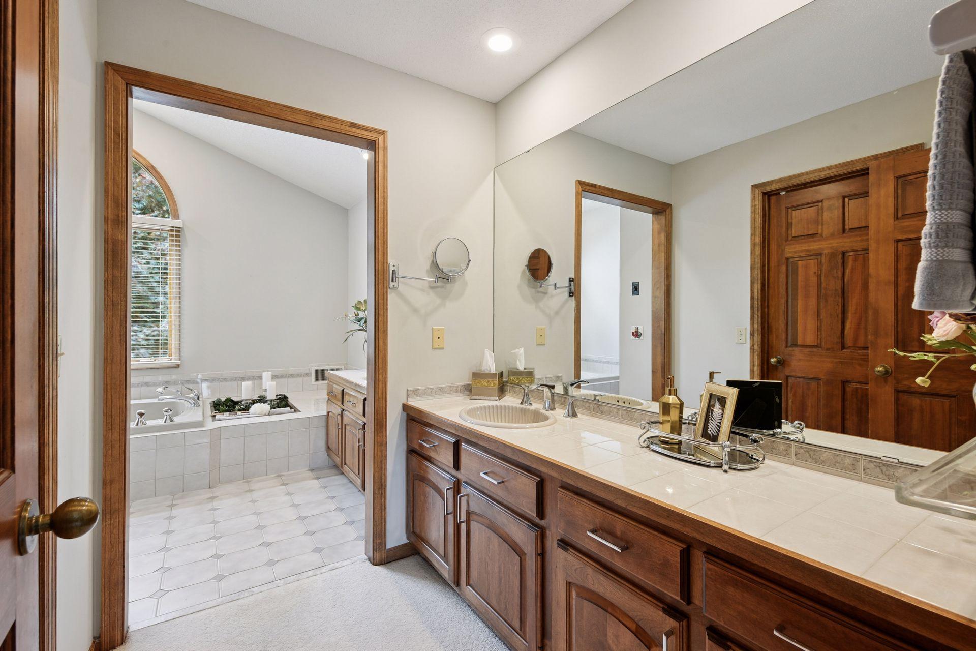 11824 Welters Way, Eden Prairie, Minnesota image 33
