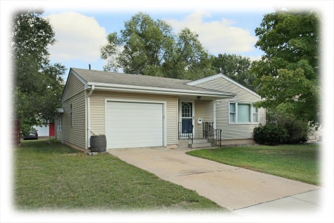 Homes For Rent - 616 3rd Avenue<br/> Osseo, MN 55369