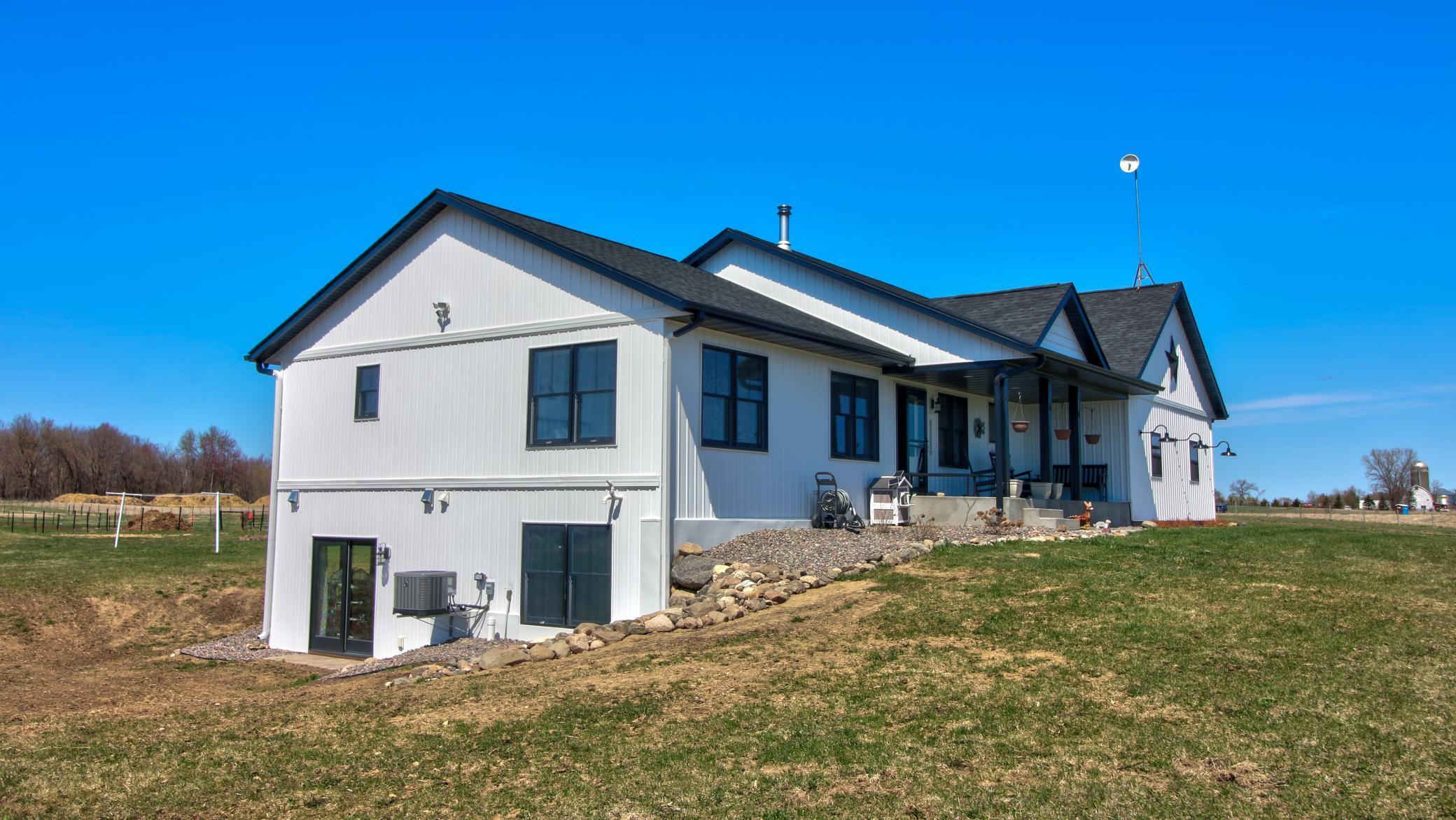 35806 Oasis Road, Lindstrom, Minnesota image 2
