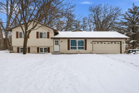 Homes For Sale - 10304 107th Place<br/> Hennepin County, Maple Grove, MN 55369