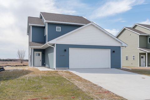 Homes For Sale - 3109 Bassett Drive<br/> Blue Earth County, Mankato, MN 56001