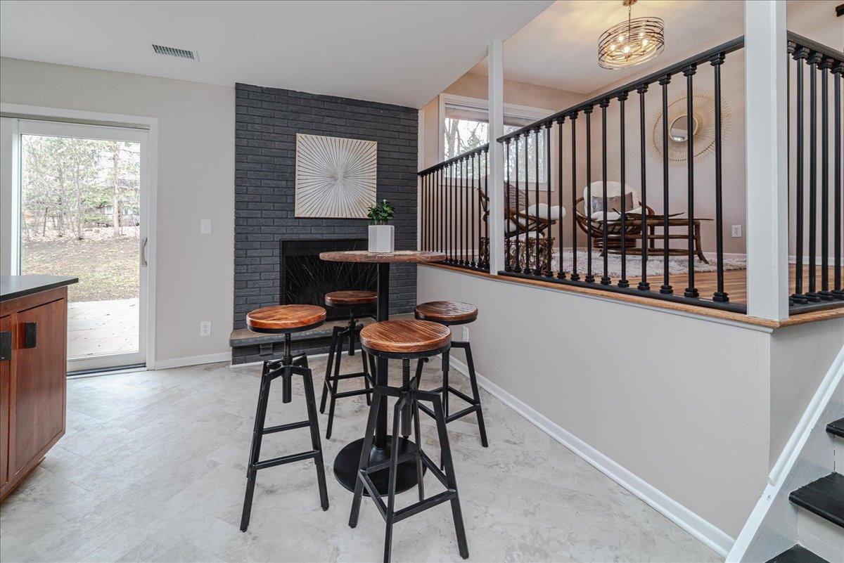 15712 Woodgate Road, Minnetonka, Minnesota image 14