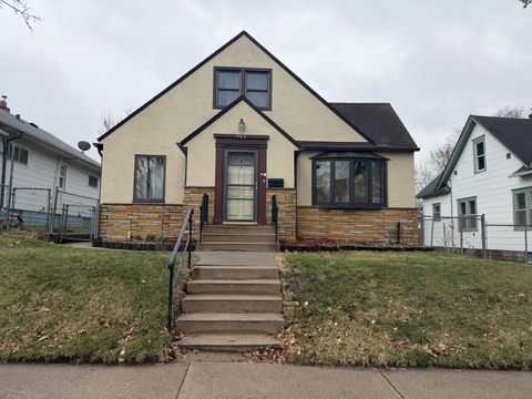 Homes For Sale - 982 Geranium Avenue<br/> Saint Paul, MN 55106