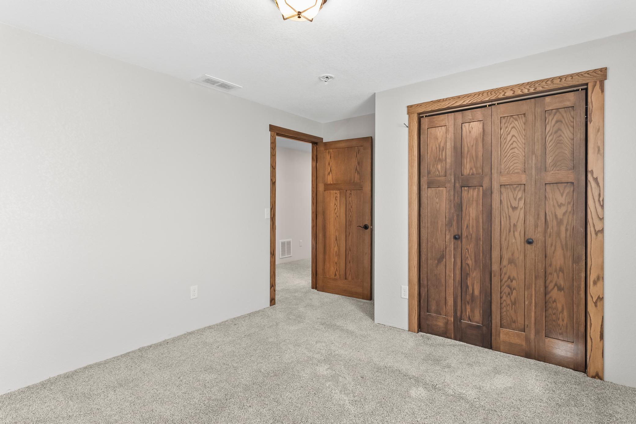 1450 N Crailsheim Road, Worthington, Minnesota image 17
