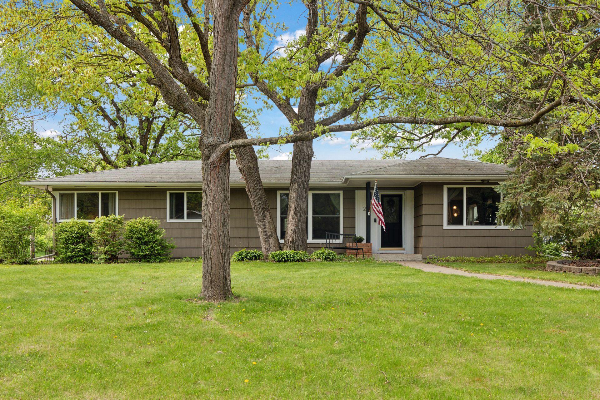 2111 Oakridge Road, Stillwater, Minnesota image 1