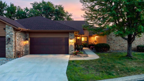 Townhouse For Sale - 14621 Embassy Avenue<br/> Saint Paul, MN 55124
