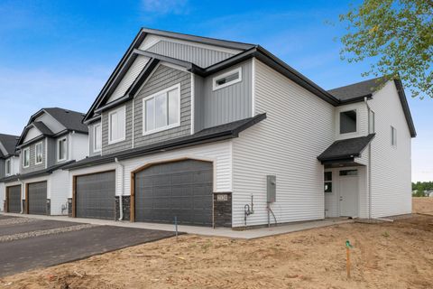 Townhouse For Sale - 2100 Cleveland Lane<br/> Cambridge, MN 55008