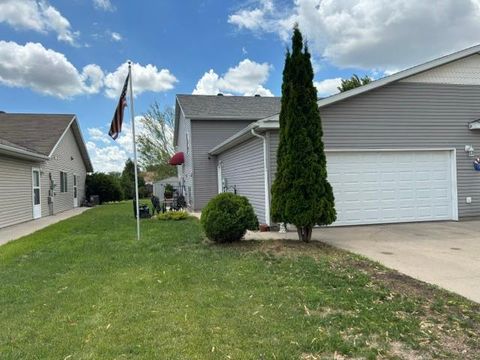 Homes For Sale - 3163 11th Avenue<br/> Clay County, Moorhead, MN 56560