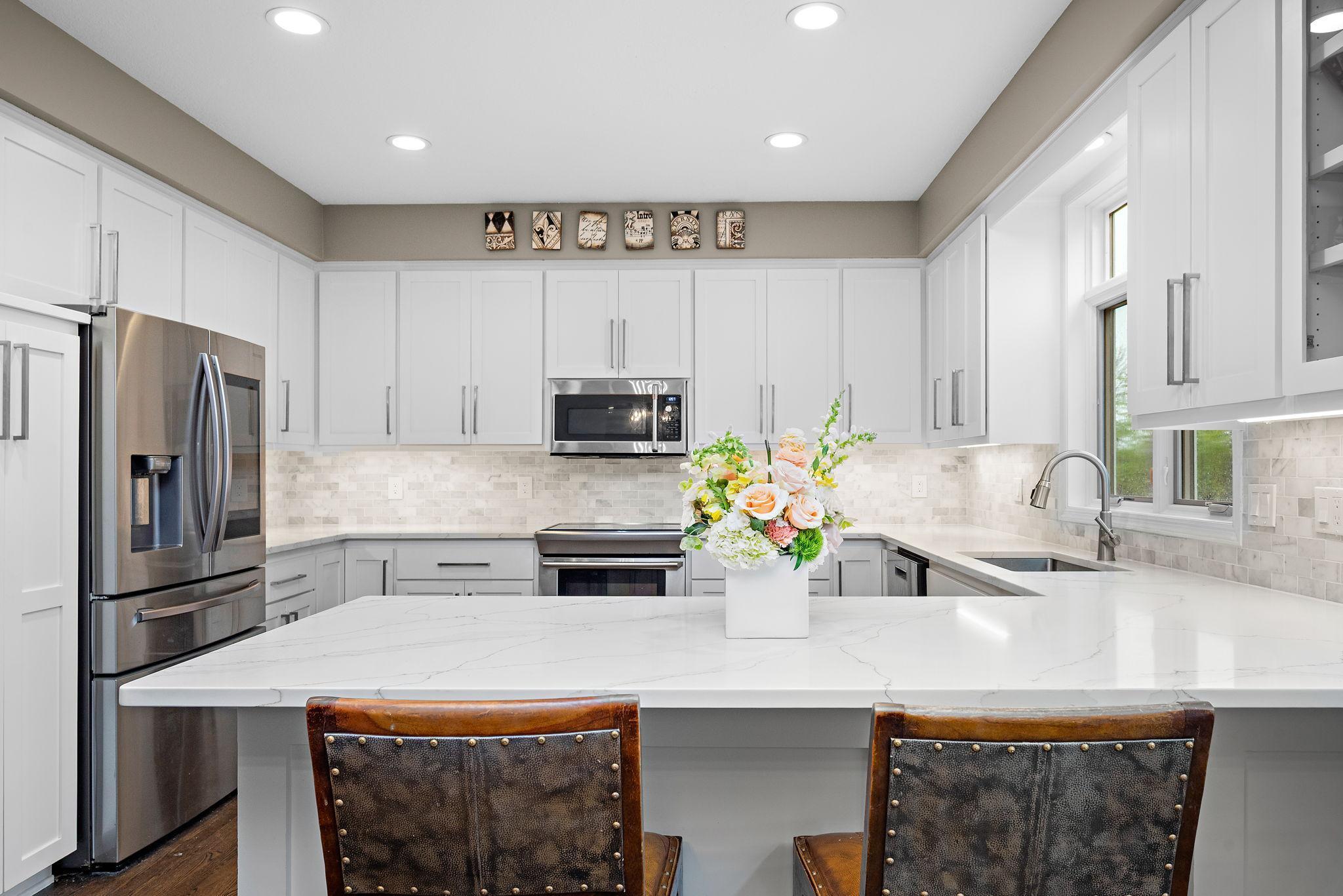 15375 Stanbury Curve, Eden Prairie, Minnesota image 11