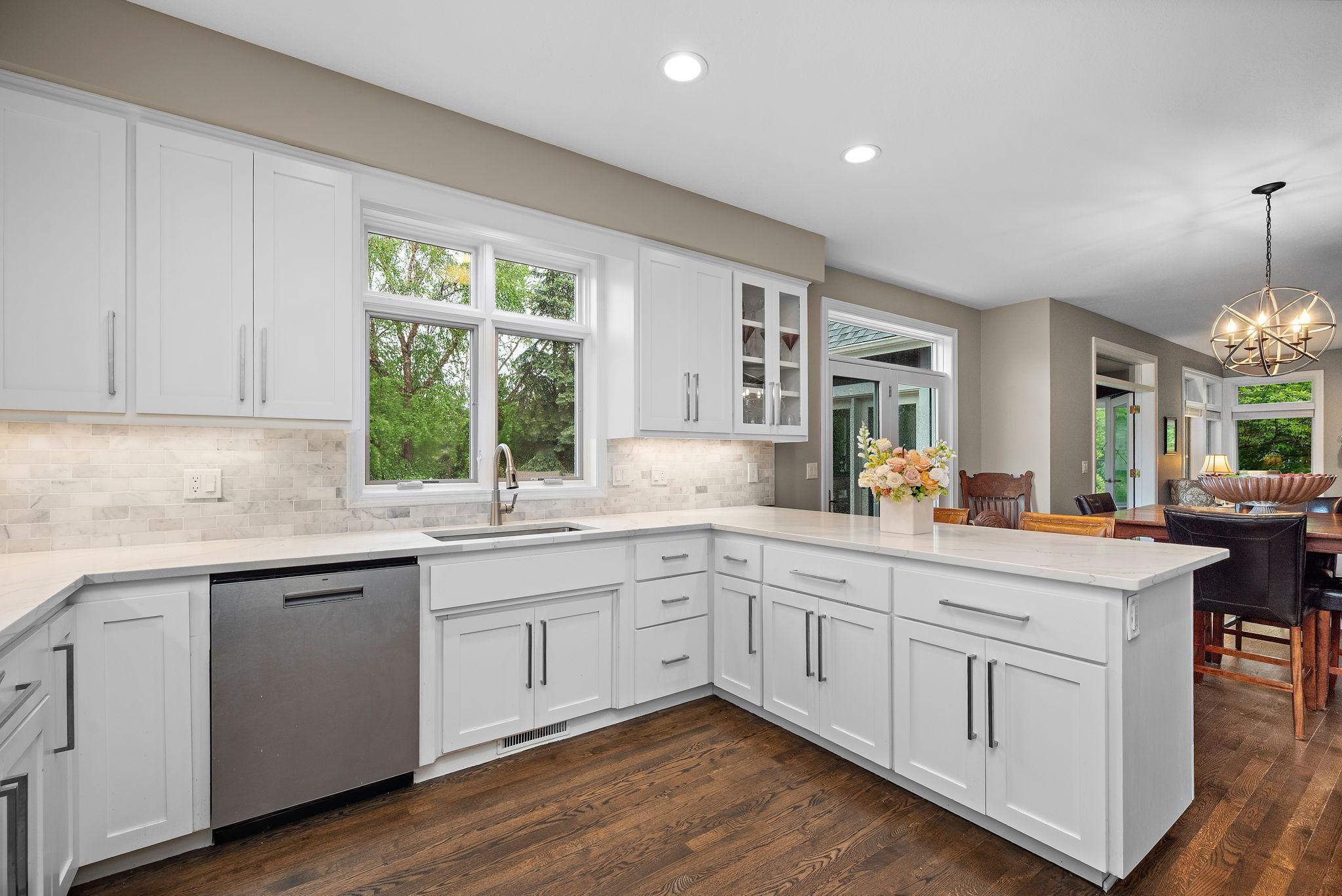 15375 Stanbury Curve, Eden Prairie, Minnesota image 12