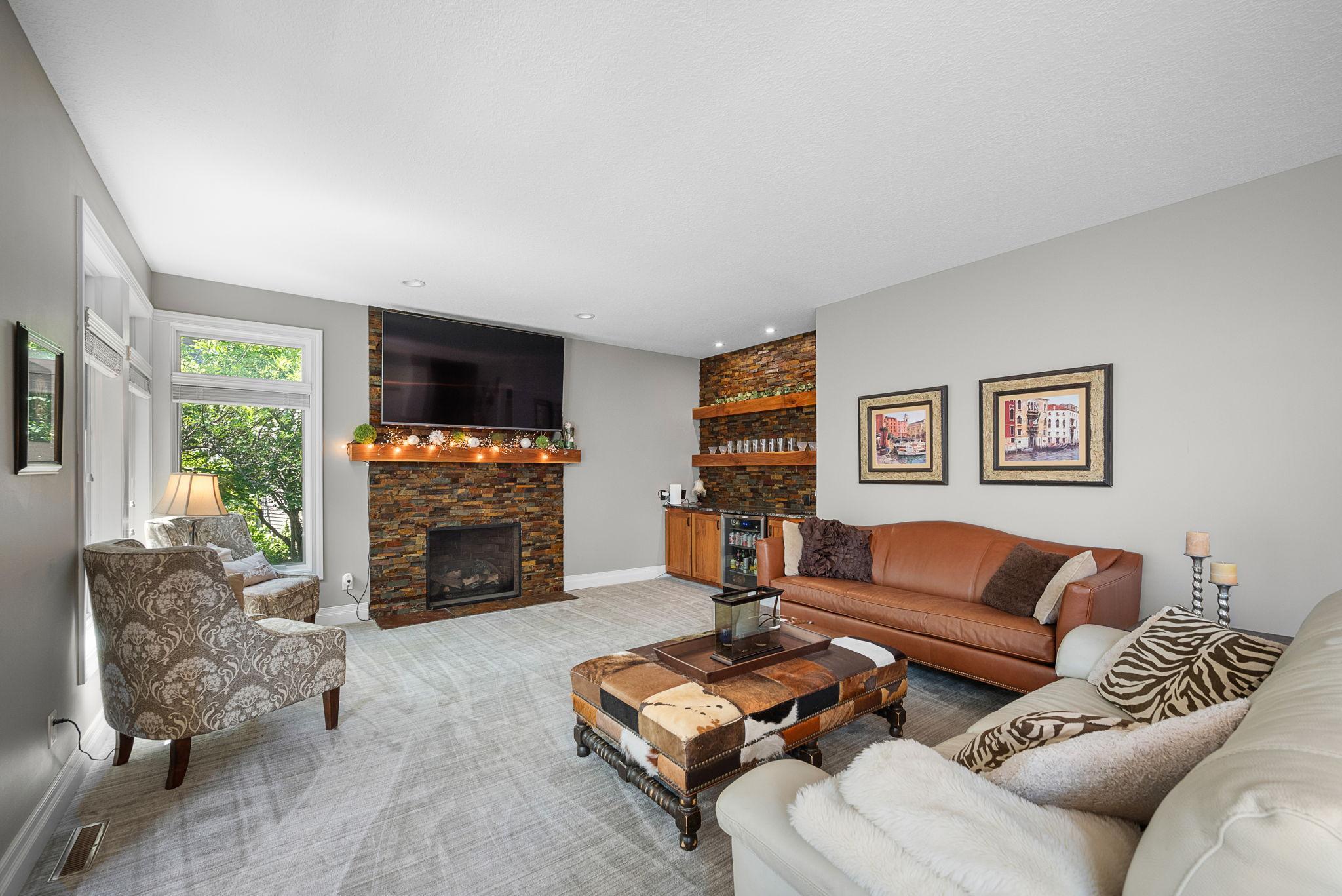 15375 Stanbury Curve, Eden Prairie, Minnesota image 17