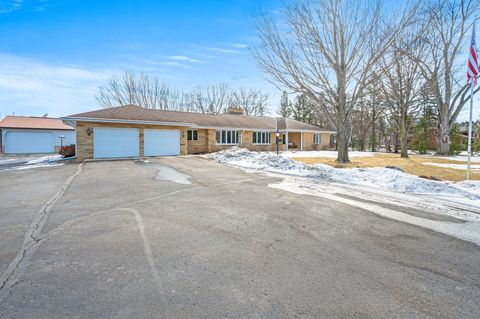 Homes For Sale - 19169 State Highway 22<br/> Blue Earth County, Mankato, MN 56001