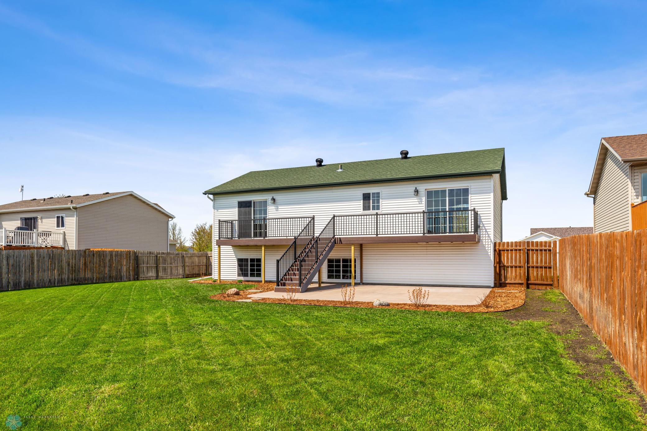 1586 Baywood Drive, West Fargo, North Dakota image 5