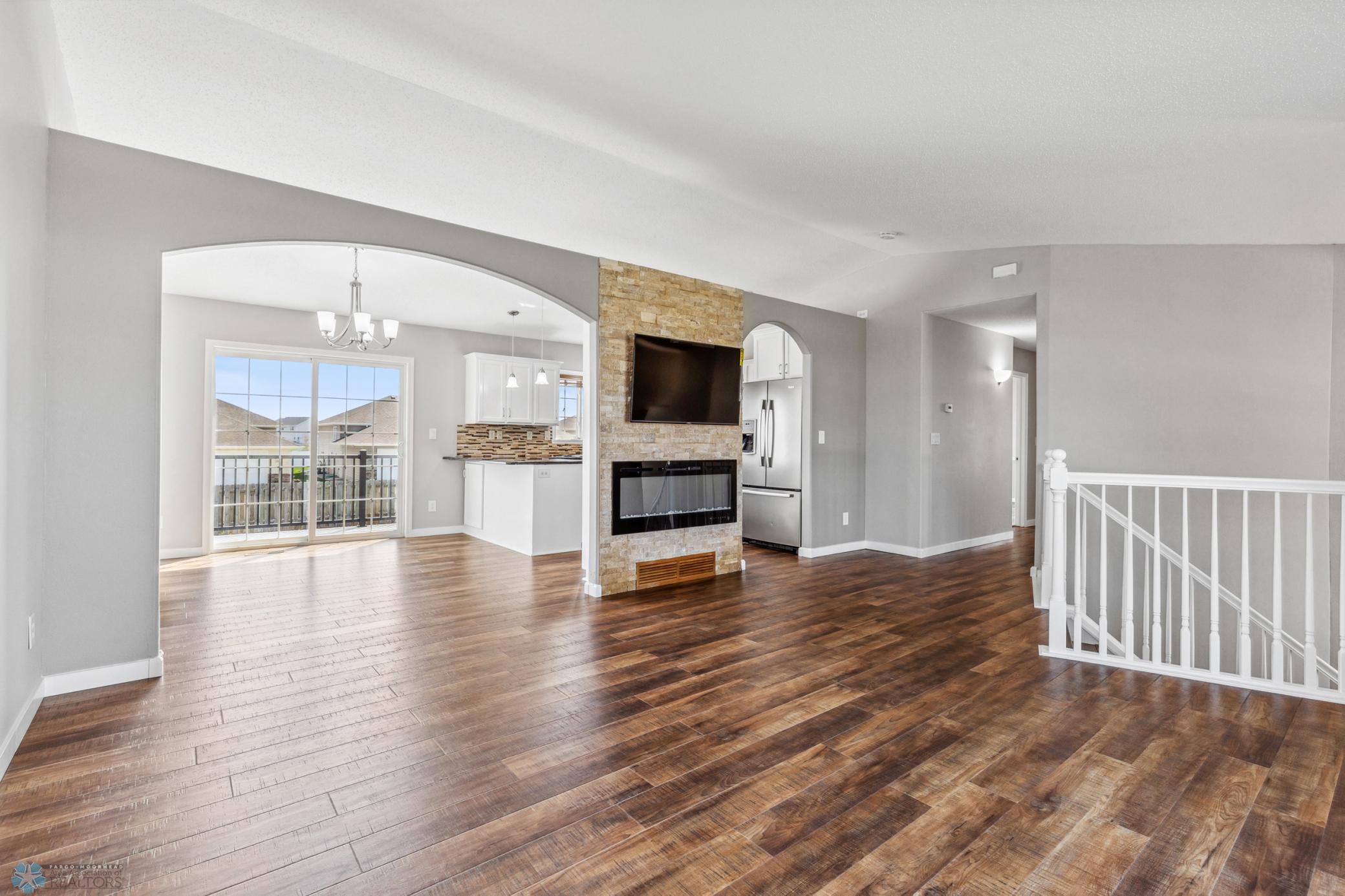 1586 Baywood Drive, West Fargo, North Dakota image 12