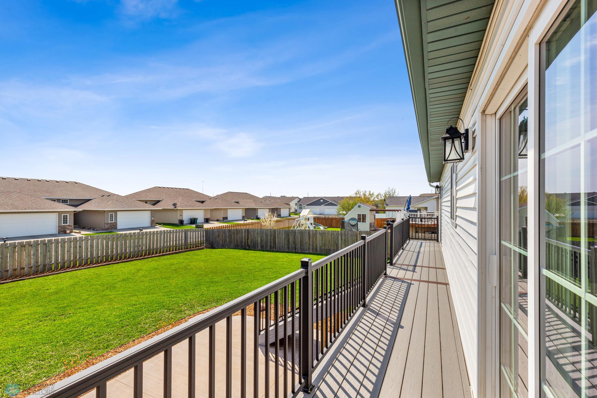 1586 Baywood Drive, West Fargo, North Dakota image 8