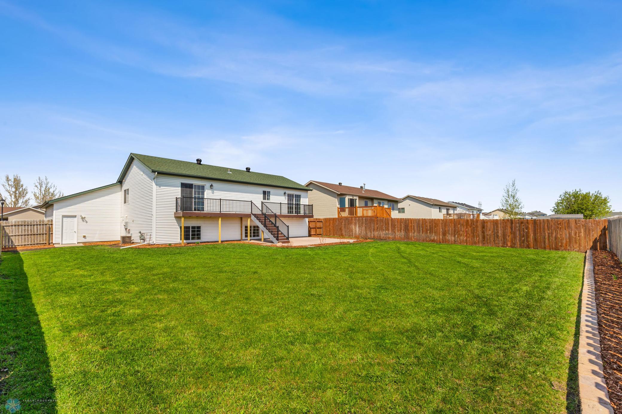 1586 Baywood Drive, West Fargo, North Dakota image 4
