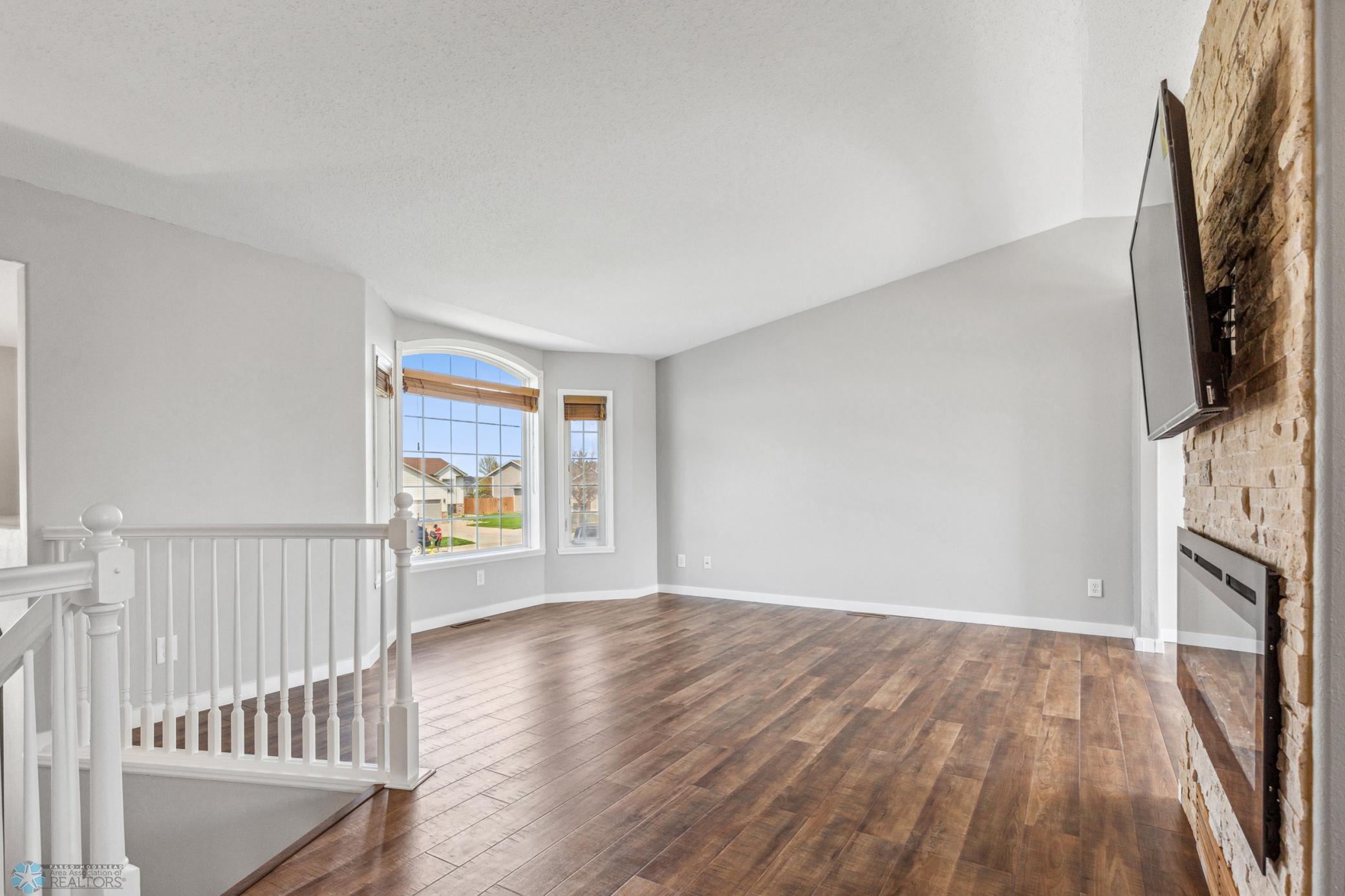 1586 Baywood Drive, West Fargo, North Dakota image 11