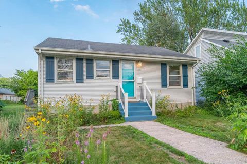 Homes For Sale - 3851 Snelling Avenue<br/> Minneapolis, MN 55406