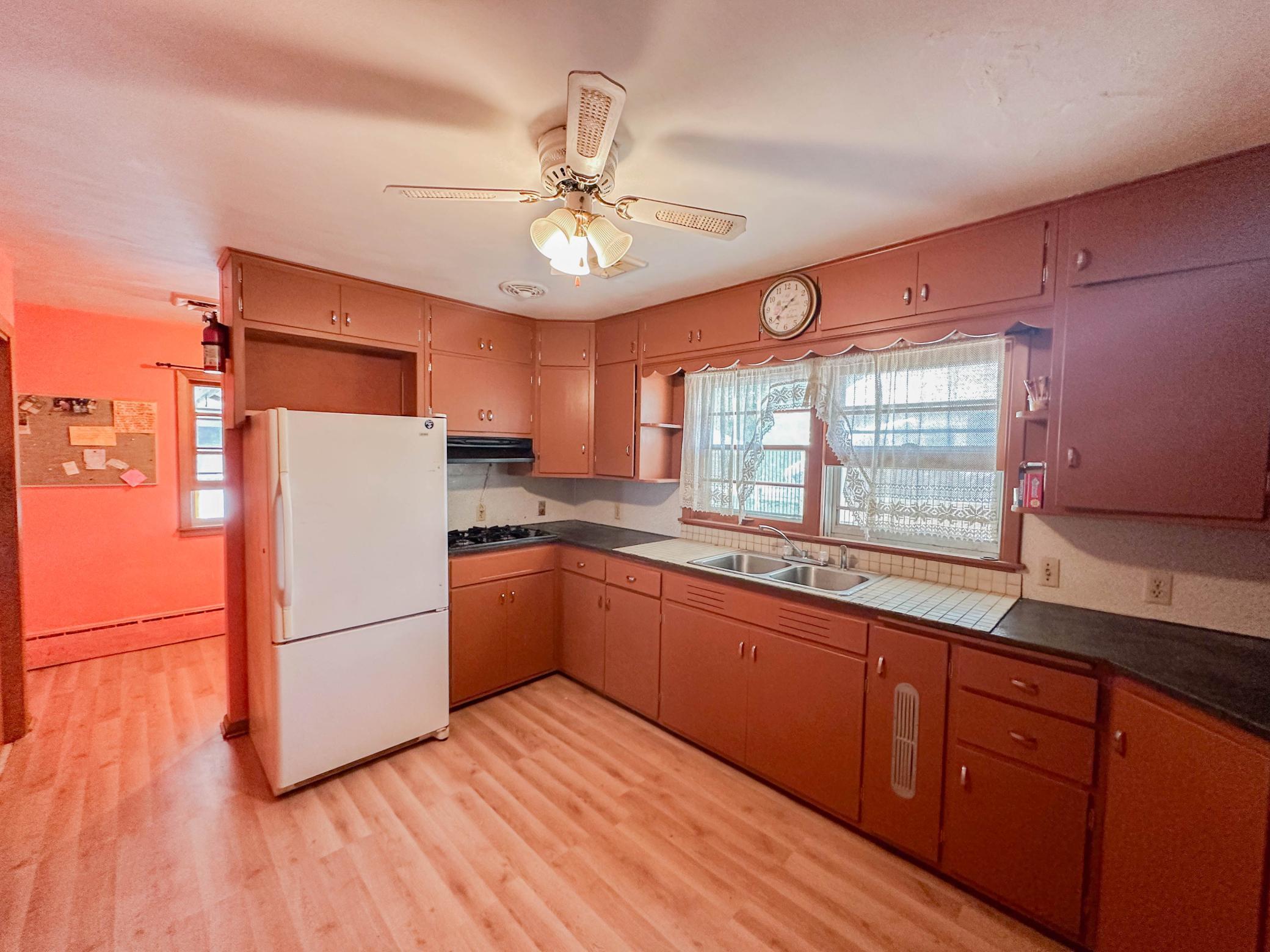 207 Emerson Avenue, Renville, Minnesota image 10
