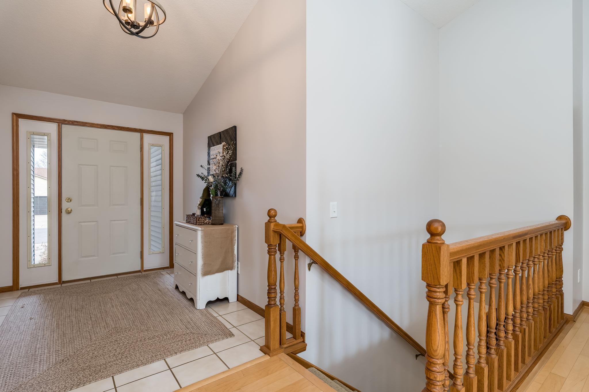 1579 La Mar Drive, North Mankato, Minnesota image 2